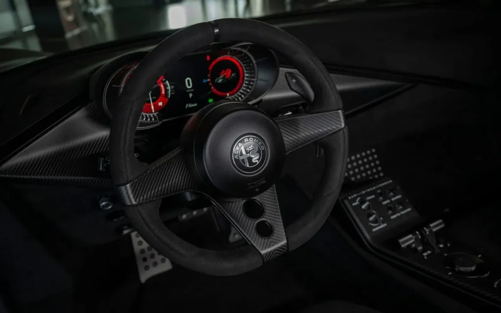 Alfa Romeo 33 Strandale Perla Nera interior Steering wheel
